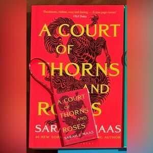A Court of Roses and Thorns Book 1
